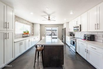 3113 Mark Ln, Phoenix, AZ 85083