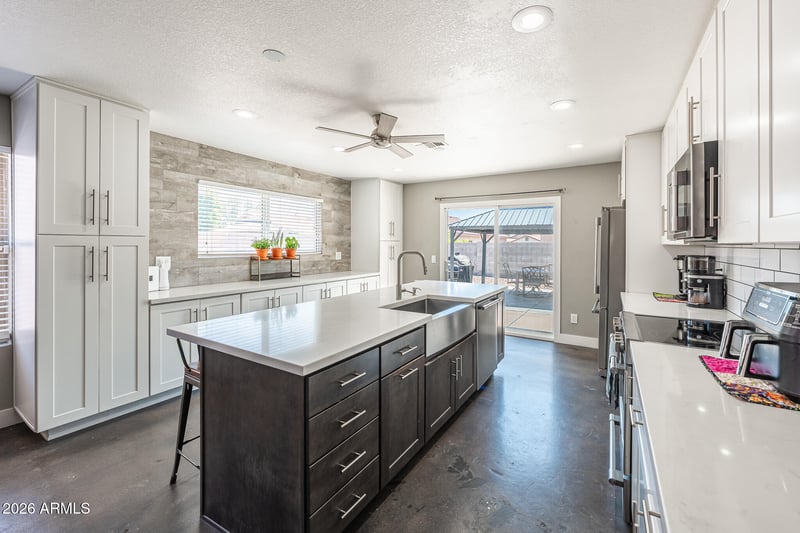 3113 W Mark Ln, Phoenix, AZ 85083