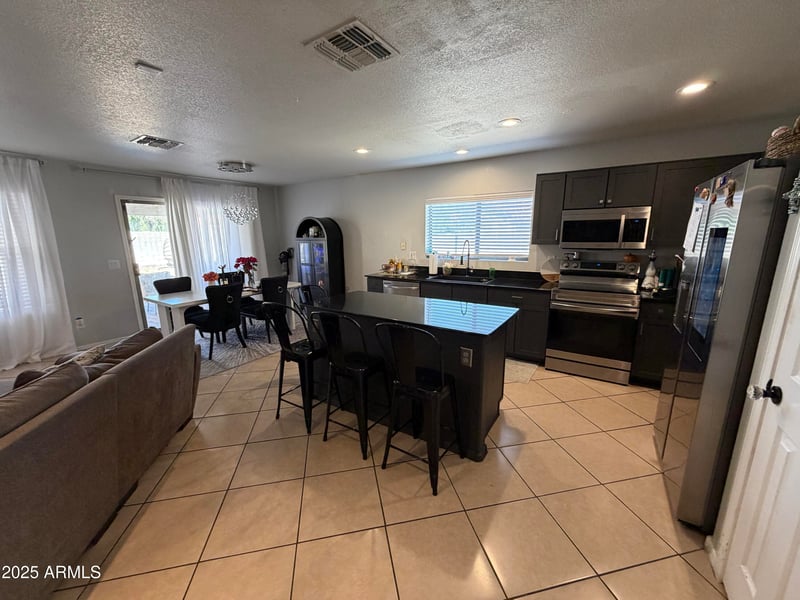 3114 Cavedale Dr, Phoenix, AZ 85083