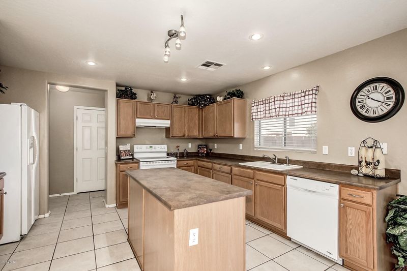 3114 E Bagdad Rd, San Tan Valley, AZ 85143