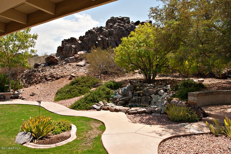 3115 E Las Rocas Dr, Phoenix, AZ 85028