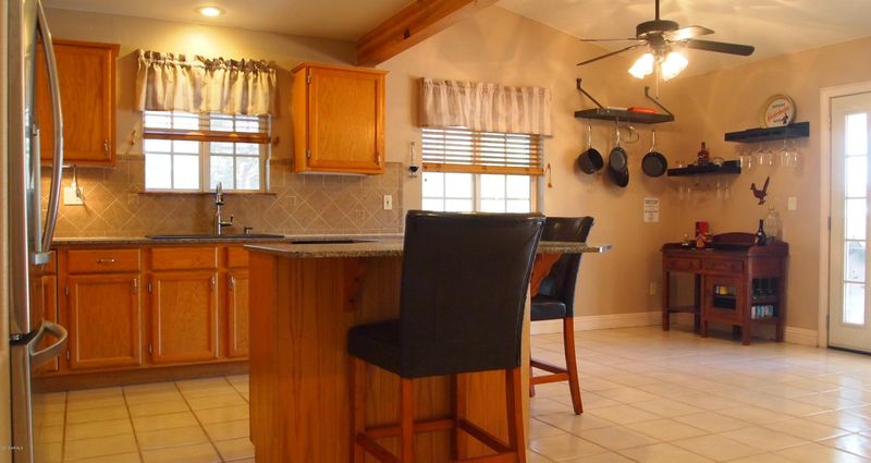3115 W Paradise Dr, Phoenix, AZ 85029