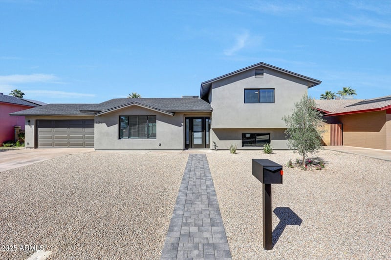 3116 Gelding Dr, Phoenix, AZ 85053