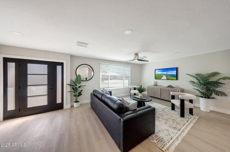 3116 Gelding Dr, Phoenix, AZ 85053