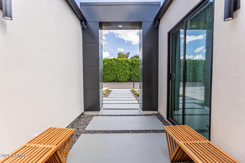 3118 42nd St, Phoenix, AZ 85018