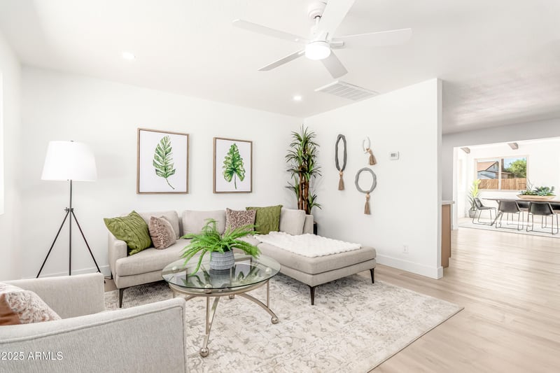 3118 Windrose Dr, Phoenix, AZ 85029