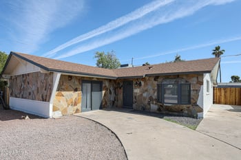 3119 Country Gables Dr, Phoenix, AZ 85053