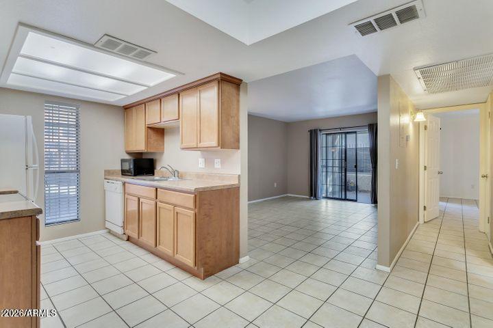 3119 W Cochise Dr #136, Phoenix, AZ 85051