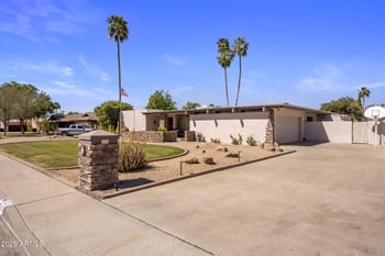 312 Brook Hollow Dr, Phoenix, AZ 85022