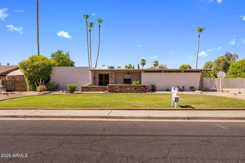 312 E Brook Hollow Dr, Phoenix, AZ 85022