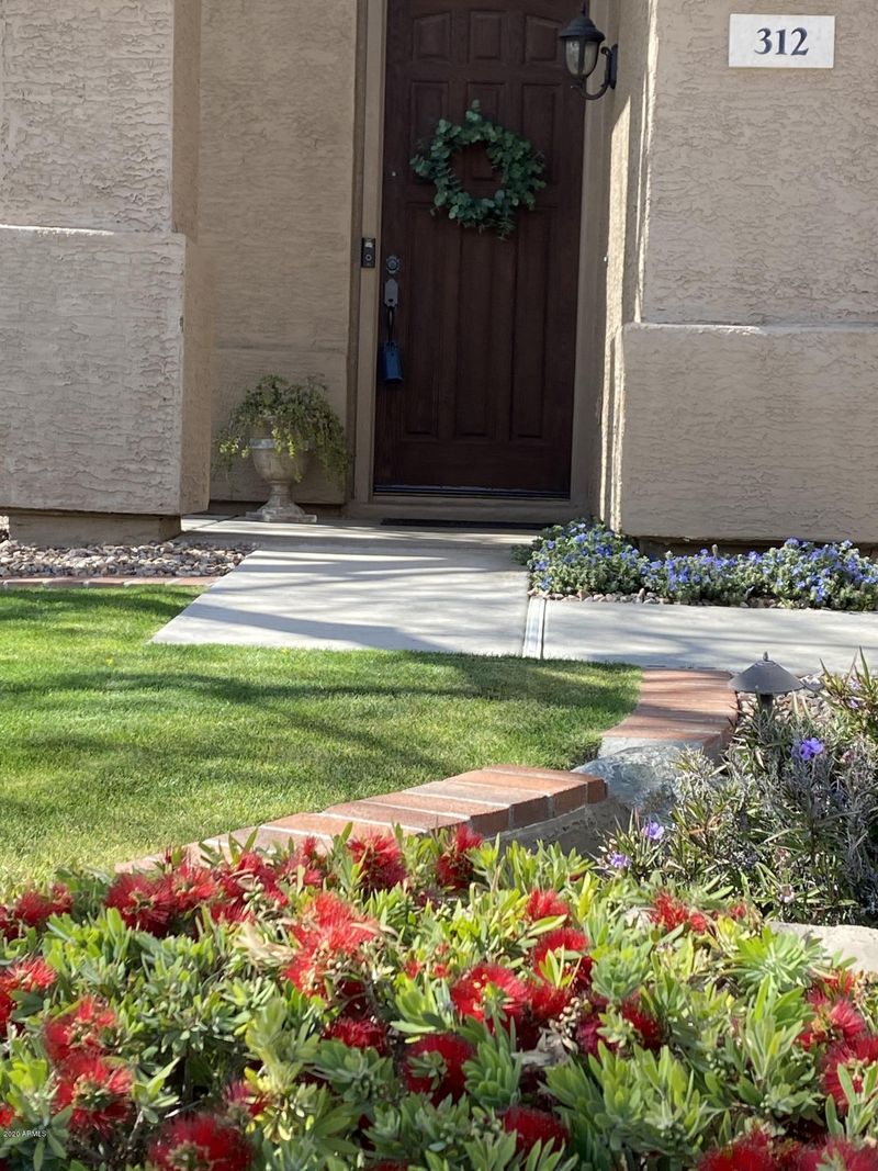 312 E Glenhaven Dr, Phoenix, AZ 85048