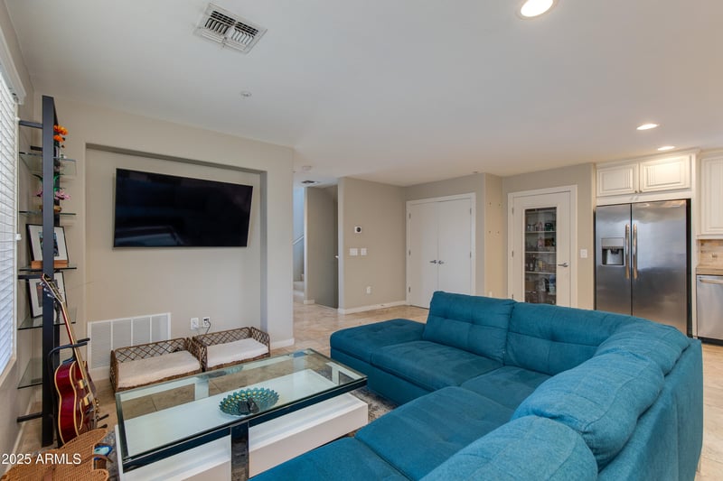 312 Hardy Dr #106, Tempe, AZ 85281