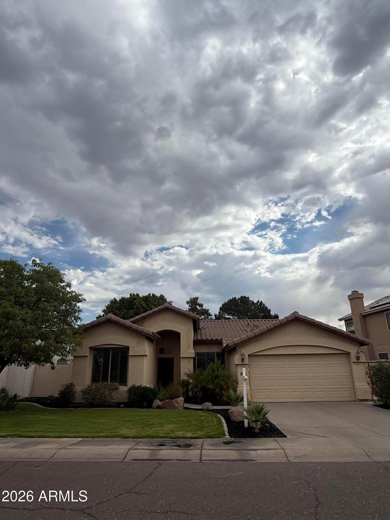 312 W Angela Dr, Phoenix, AZ 85023