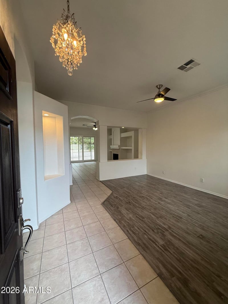 312 W Angela Dr, Phoenix, AZ 85023