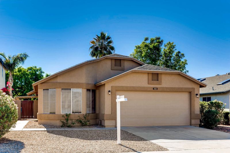 3121 E Kerry Ln, Phoenix, AZ 85050