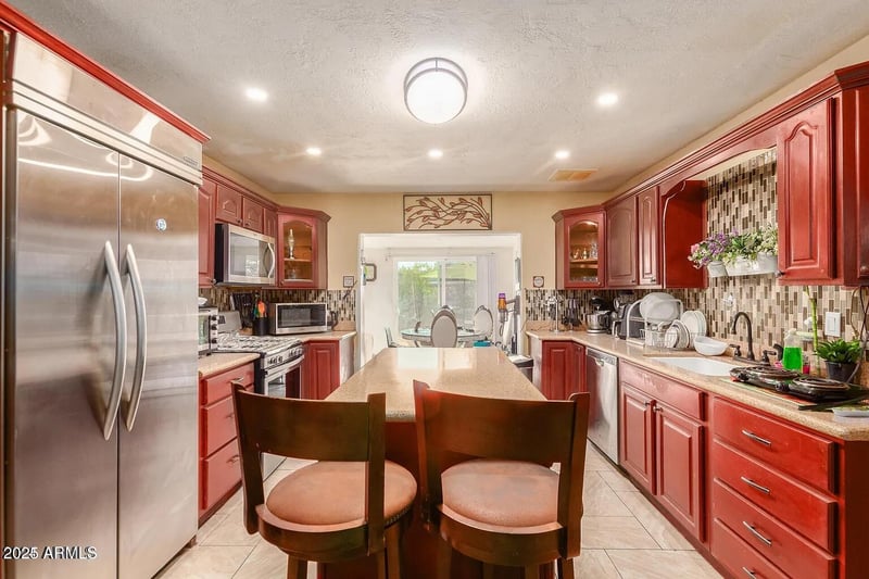 3121 Greenway Rd, Phoenix, AZ 85053