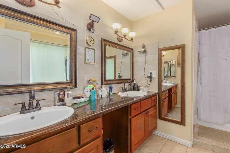 3121 Greenway Rd, Phoenix, AZ 85053