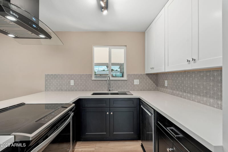 3121 Hearn Rd, Phoenix, AZ 85053