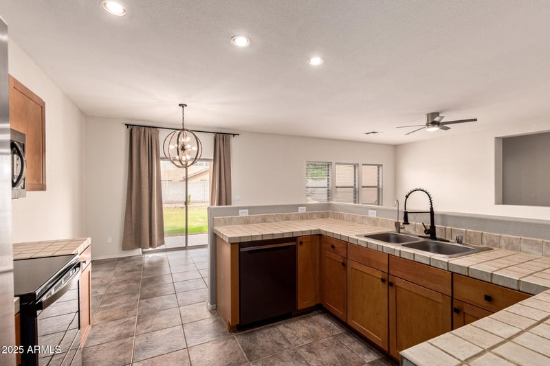 3122 Molly Ln, Phoenix, AZ 85083