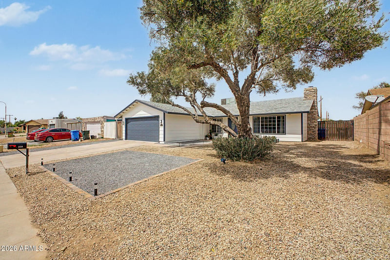 3128 Flynn Ln, Phoenix, AZ 85017