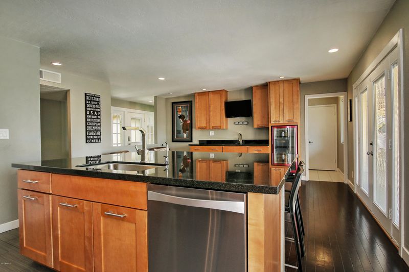 3129 E Yucca St, Phoenix, AZ 85028