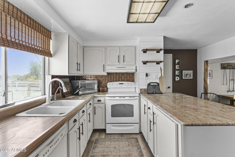 3130 15th Ave, Apache Junction, AZ 85119