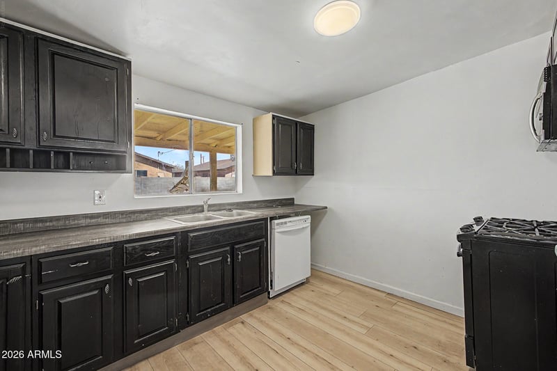 3130 W Almeria Rd, Phoenix, AZ 85009