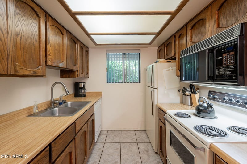 3131 Cochise Dr #144, Phoenix, AZ 85051