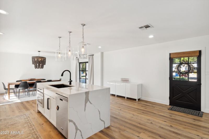 3131 E Monterosa St, Phoenix, AZ 85016