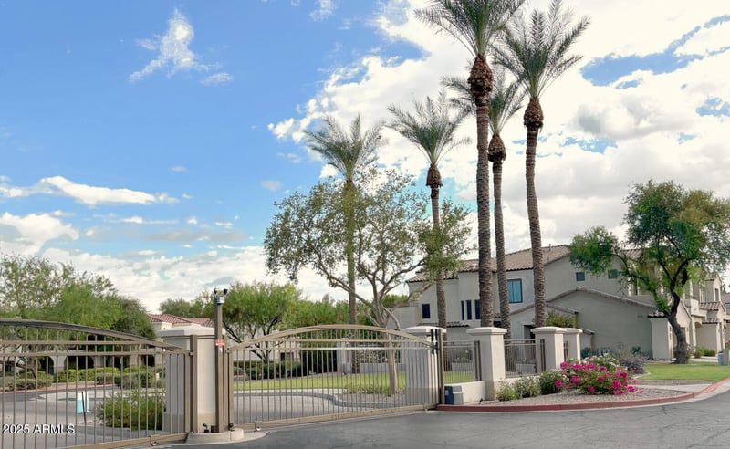 3131 Legacy Dr #2031, Phoenix, AZ 85042