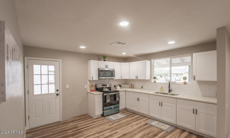 3131 W Elm St, Phoenix, AZ 85017