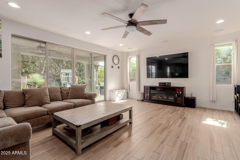 3133 Loma Vi, Mesa, AZ 85213