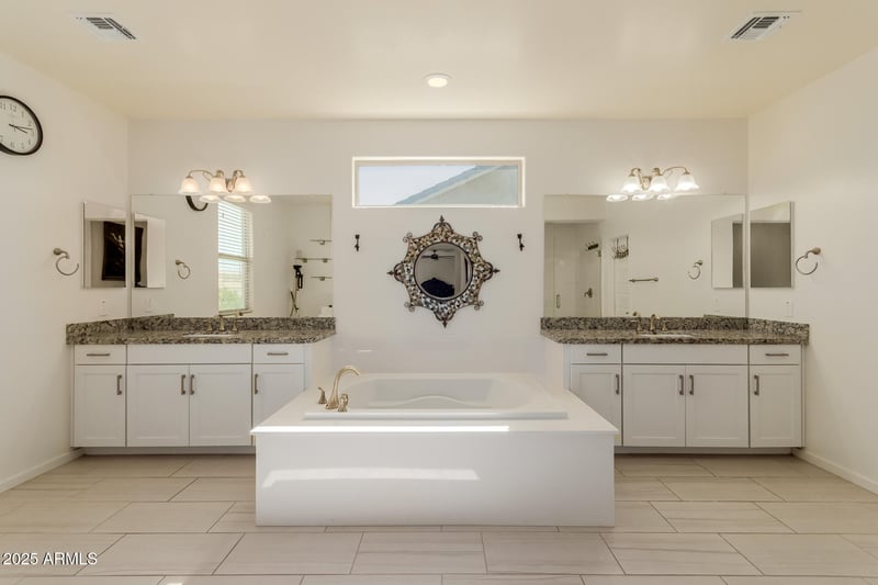 3133 Loma Vi, Mesa, AZ 85213