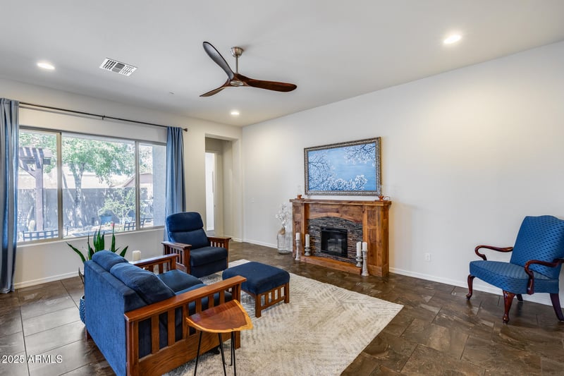 31332 137th Ln, Peoria, AZ 85383