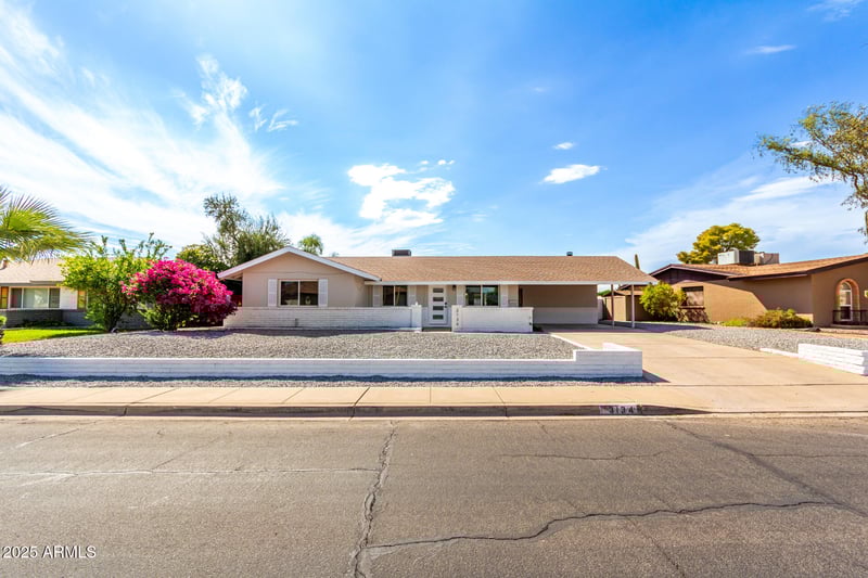3134 Evergreen Rd, Tempe, AZ 85282