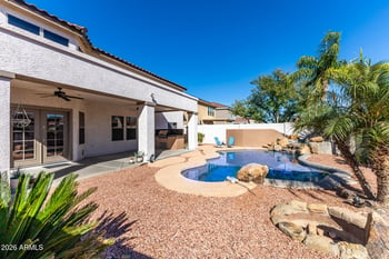 3135 Molly Ln, Phoenix, AZ 85083