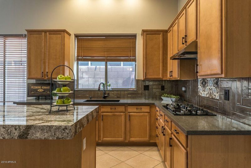 3138 E Windmere Dr, Phoenix, AZ 85048