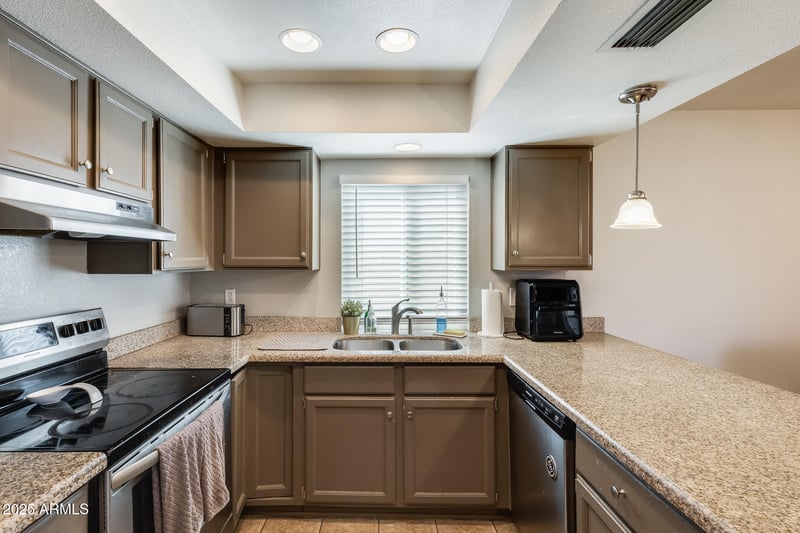 3138 Emelita Ave, Mesa, AZ 85204