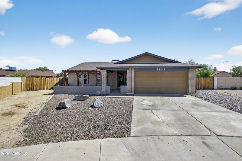 3139 Date Cir, Mesa, AZ 85210