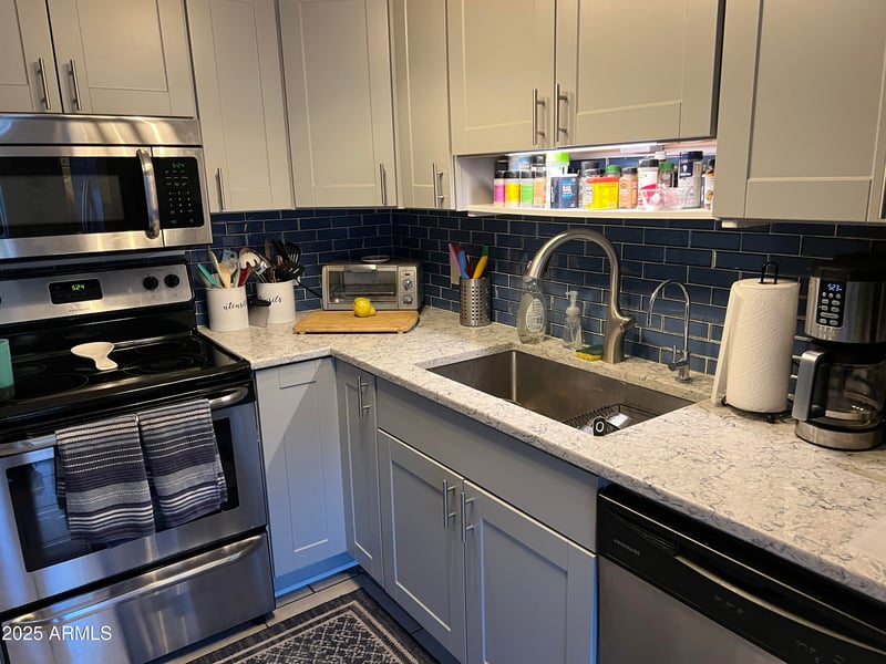 314 Sequoia Dr, Phoenix, AZ 85024