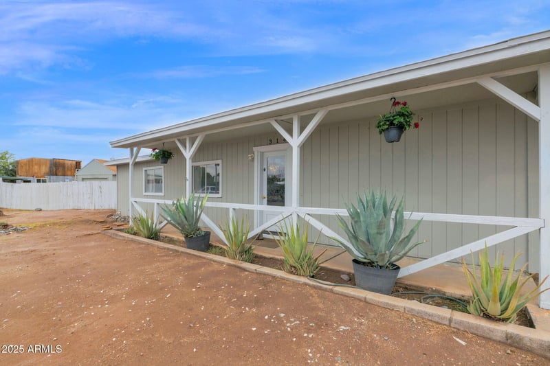 314 Villa Maria Dr, Phoenix, AZ 85022