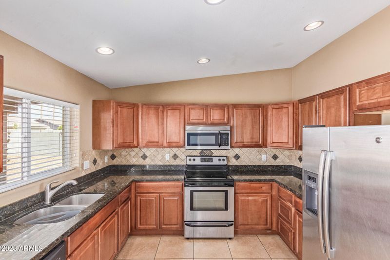 3140 W Villa Rita Dr, Phoenix, AZ 85053