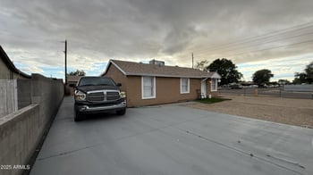 3145 Cypress St, Phoenix, AZ 85009