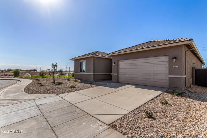 31476 Hayweather Ln, San Tan Valley, AZ 85143
