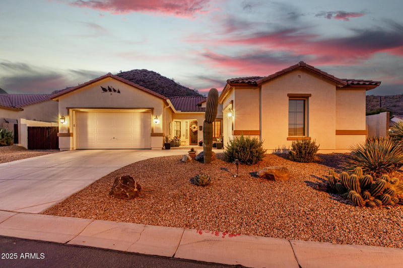 31492 N Sonza Way, San Tan Valley, AZ 85143