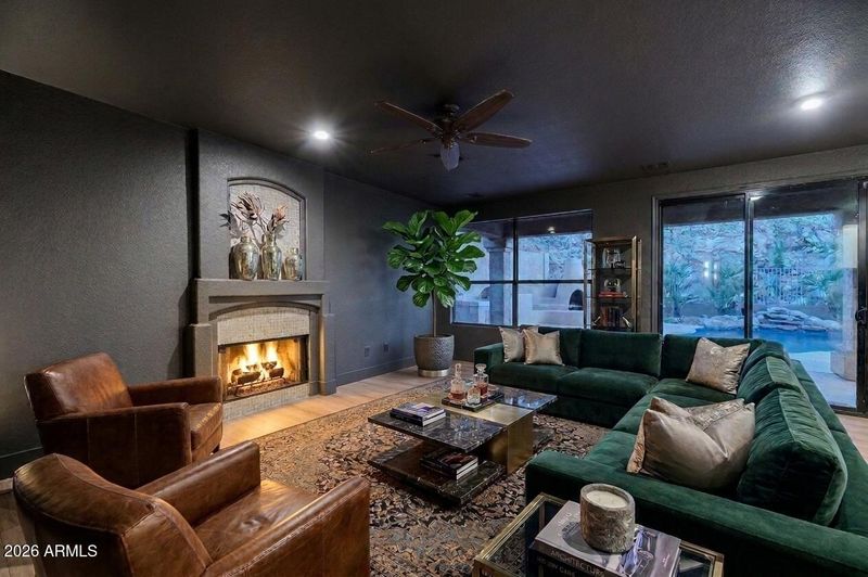 315 E Glenhaven Dr, Phoenix, AZ 85048