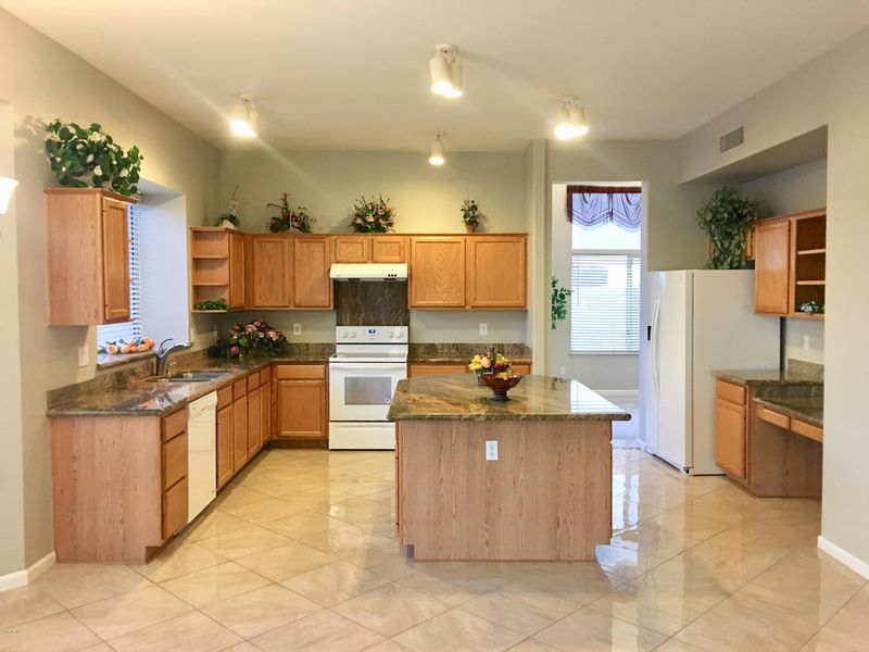 3150 E Wildwood Dr, Phoenix, AZ 85048