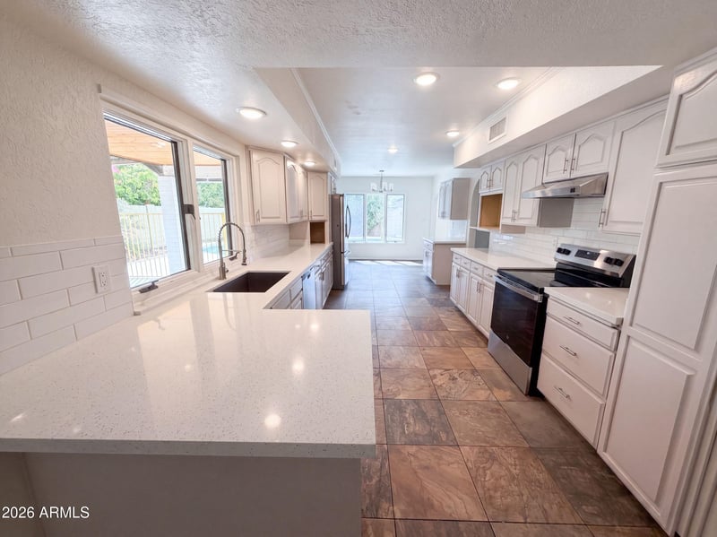 3151 W Kings Ave, Phoenix, AZ 85053