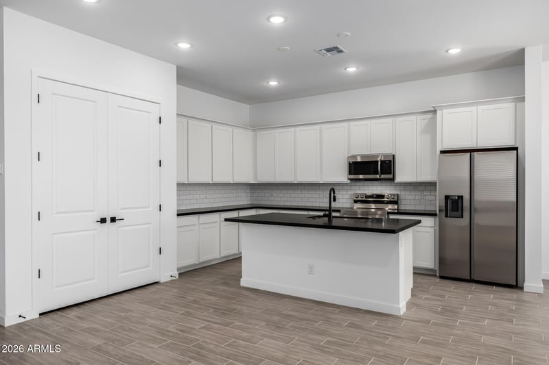 31512 Hayweather Ln, San Tan Valley, AZ 85143