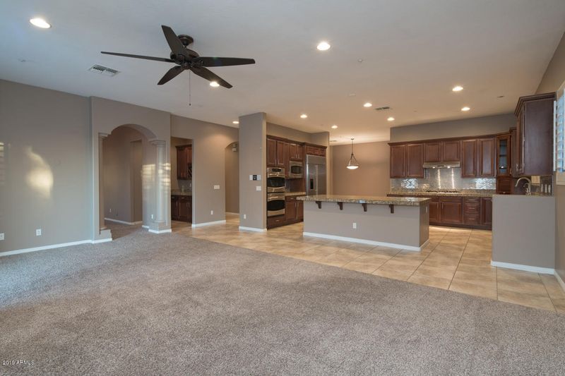 31520 N 19th Ave, Phoenix, AZ 85085